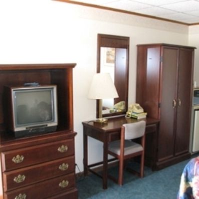 BUDGET HOST VILLA INN HAYS