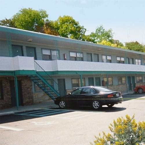 BUDGETEER MOTOR INN ANGOLA