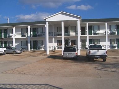 BUDGET DELUXE MOTEL